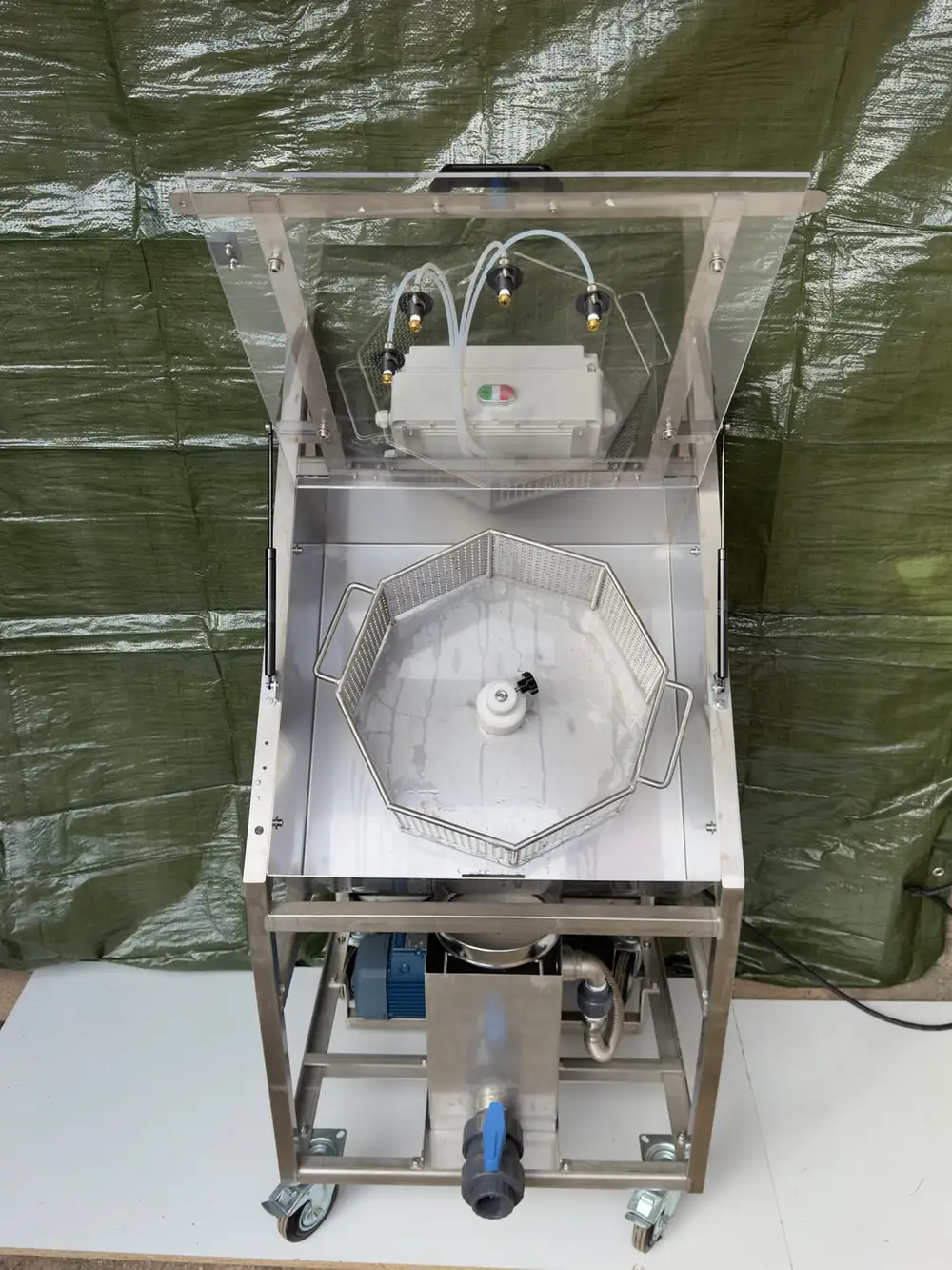 Vasca di lavaggio Pitter in acciaio inox con cestello ottagonale forato